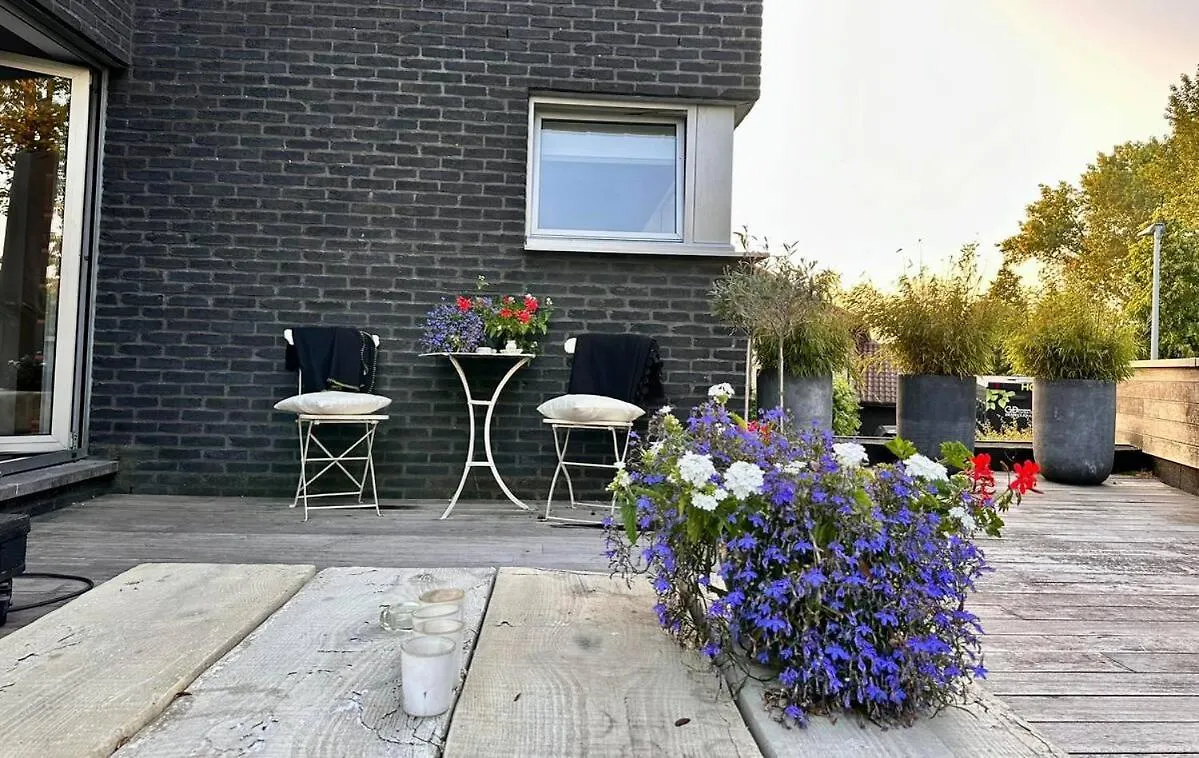 La Maison Noire Au Coin Брюгге